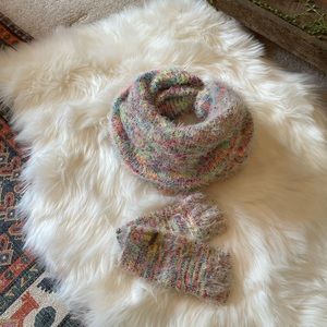 Steve Madden infinity scarf with fingerless gloves